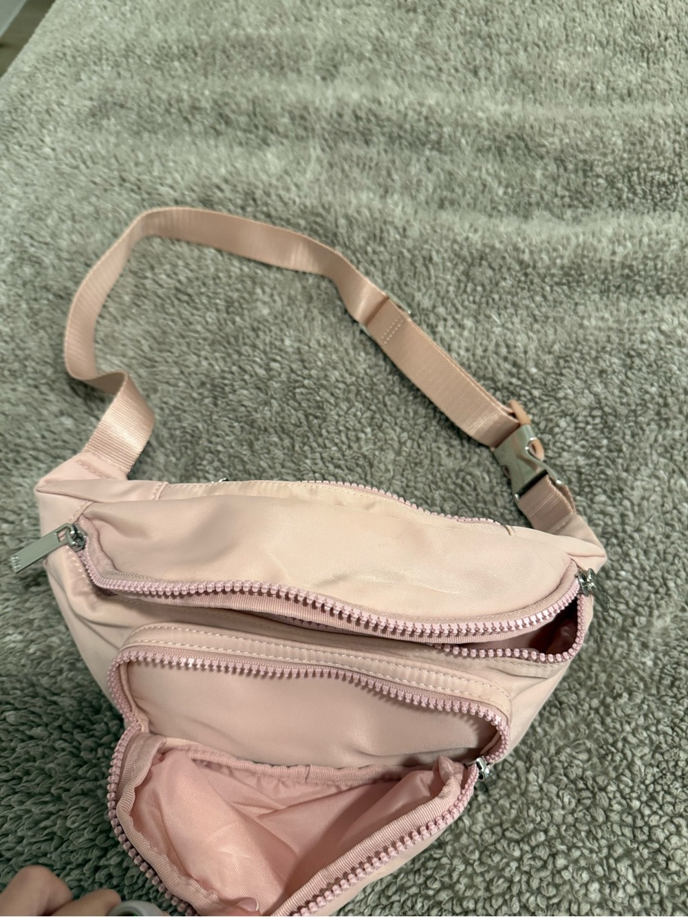 RARE ALO Yoga Ballet Pink Crossbody Waist Bag - Picture 3 of 5